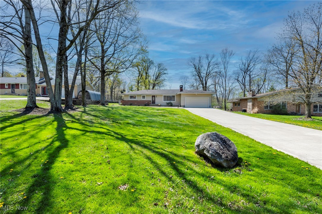 7438 Briar Hill Drive, Willoughby, Ohio image 7
