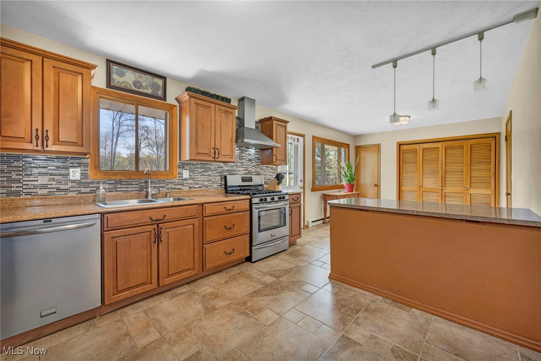 7438 Briar Hill Drive, Willoughby, Ohio image 22