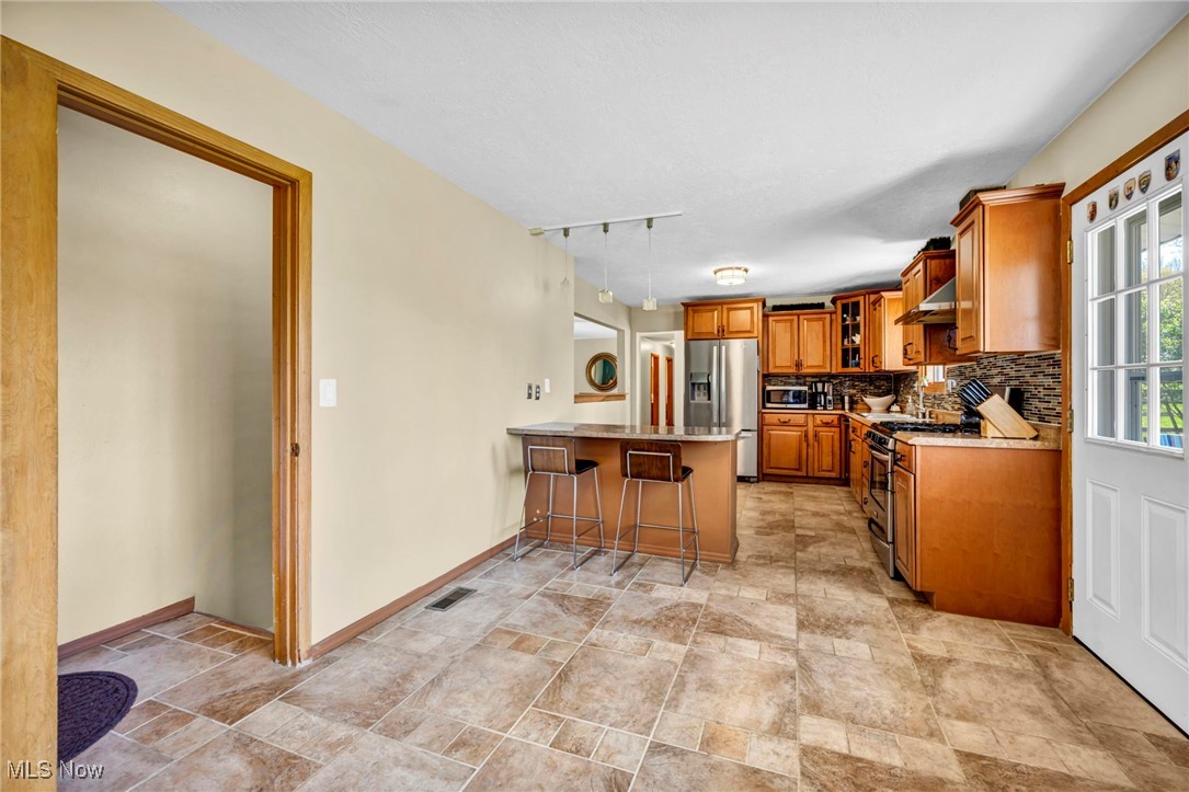 7438 Briar Hill Drive, Willoughby, Ohio image 26