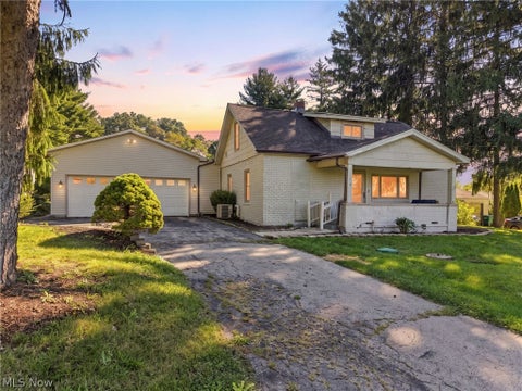 Homes For Sale - 1953 Lawn Avenue<br/> Lowellville, OH 44436