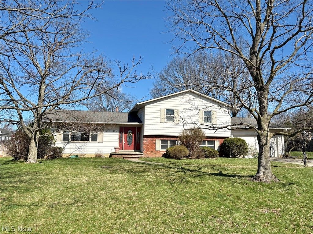 Photo of 145 Crestview Drive, Elyria, OH 44035 (MLS # 5179397)