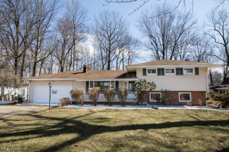 Custom Built 4 Level Split w/ Lake Views From Your Front Porch*Meticulously Cared For By The Same Owners Since 1964* Huge Eat-In Kitchen w/ Great Counter Space* Formal Living Room / Dining Room Combination With Plaster Crown Molding* Family Room w/Wood Burning Fireplace* 3 Season Sun Porch That Overlooks Wooded Fenced Backyard* Bedrooms w/ Wood Parquet Flooring* 4th Bedroom Could Be Your Home Office* Basement For Storage* Timberlake Community Privileges Include Private Beach, Party/Community Center And A Playground For The Kids* Call For Your Showing Today*