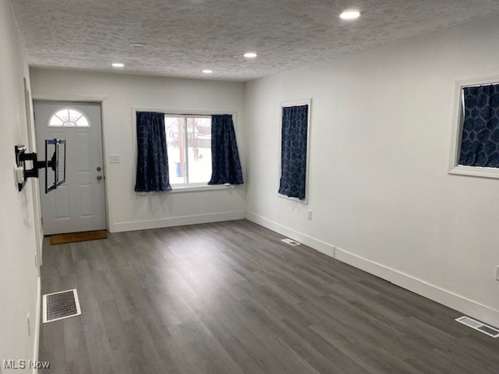 Photo of 3442 Albany Avenue, Lorain, OH 44055 (MLS # 5176711)