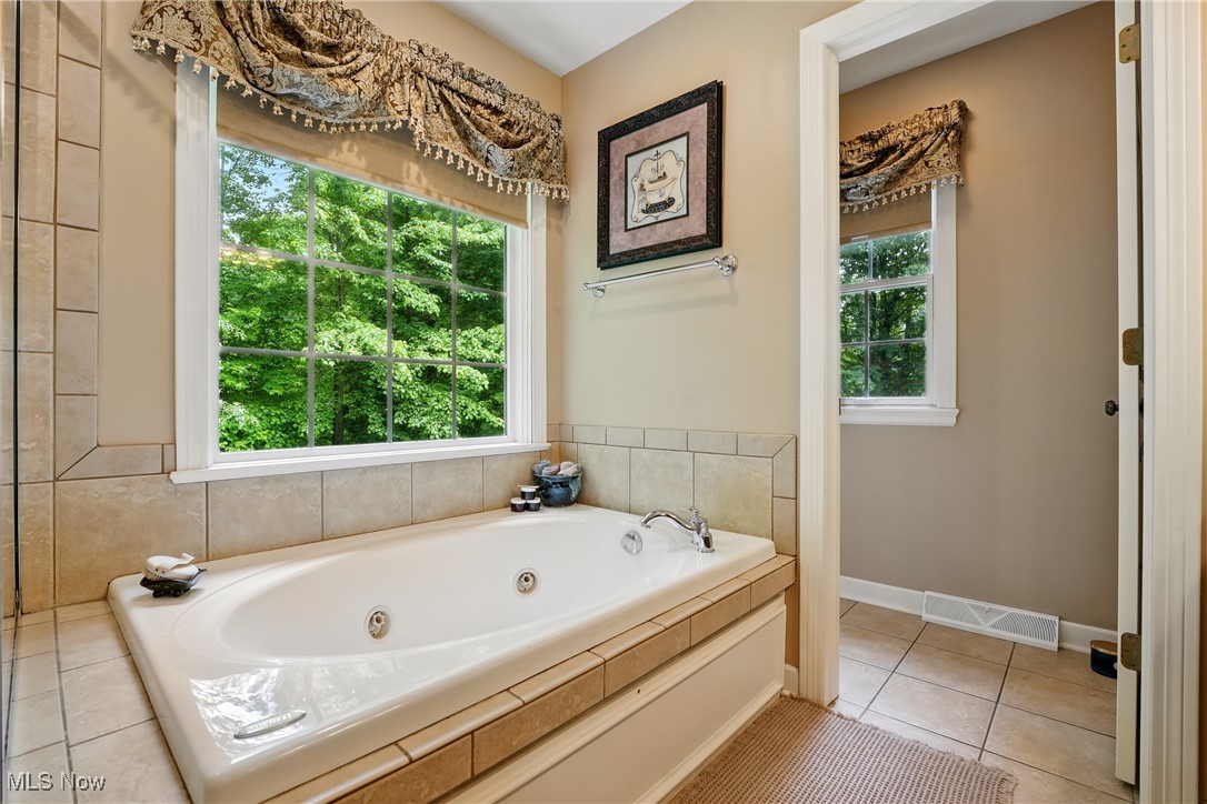 6869 Boardwalk Drive, Poland, Ohio image 28