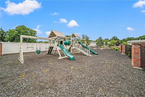 Tiny photo for 15 Meadowlawn Drive #6, Mentor, OH 44060 (MLS # 5180178)