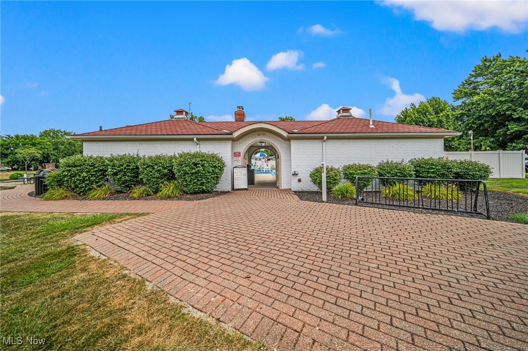 Meadowlawn Condos - Residential