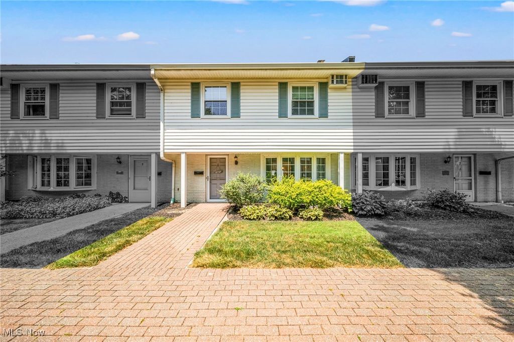 Photo of 15 Meadowlawn Drive #6, Mentor, OH 44060 (MLS # 5180178)