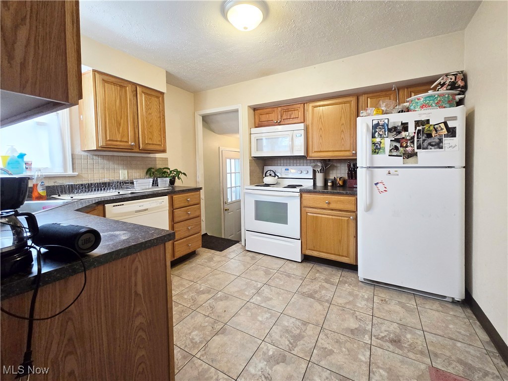 204 Fullerton Road, Elyria, Ohio image 4