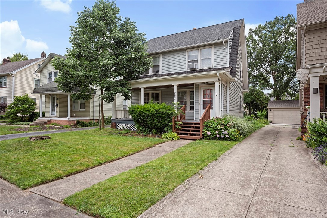 Welcome to 2024 Rossmoor Rd, Cleveland Heights, OH 44118 – A Prime Investment Opportunity!
This charming Colonial-style single-family home offers over 1,300 sq ft of living space across two stories. The main level features a spacious living room with a fireplace and a cozy kitchen perfect for everyday living. Upstairs, you'll find three generous bedrooms and a full bathroom. The home also includes a detached garage for added convenience. Currently tenant-occupied with a monthly rent of $1,595, this property presents a strong income-producing opportunity. Whether you're looking to expand your real estate holdings or begin investing, Don’t miss out on this Cleveland Heights gem!
