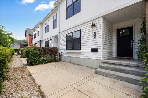 Townhouse For Rent - 2059 W 34th Place<br/> Cuyahoga County, Cleveland, OH 44113
