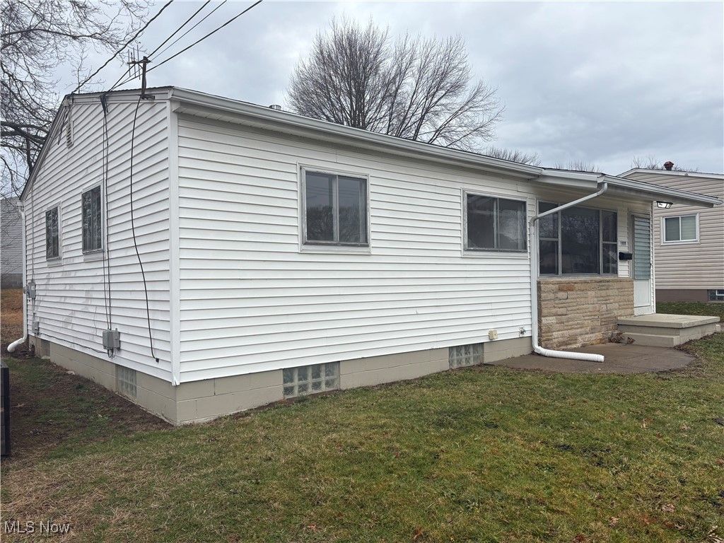 Photo of 1227 Flanders Avenue, Akron, OH 44314 (MLS # 5180604)