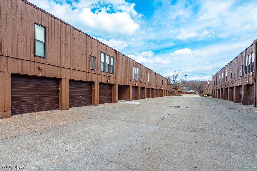 Smugglers Cove Condo 04 - Residential