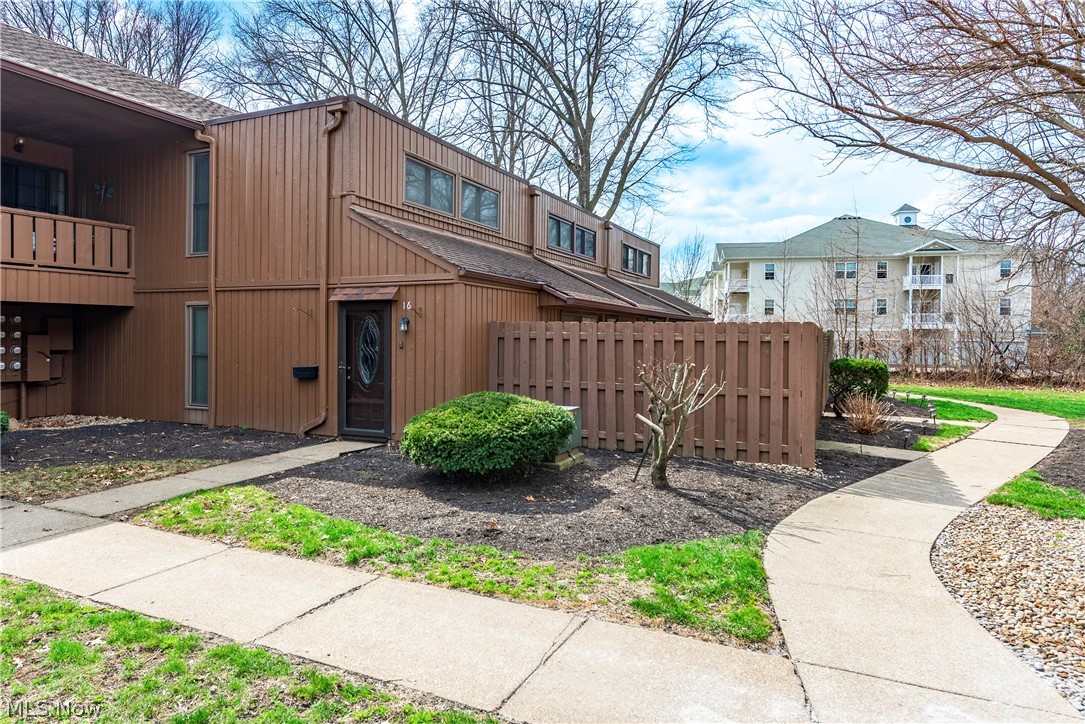 Smugglers Cove Condo 04 - Residential