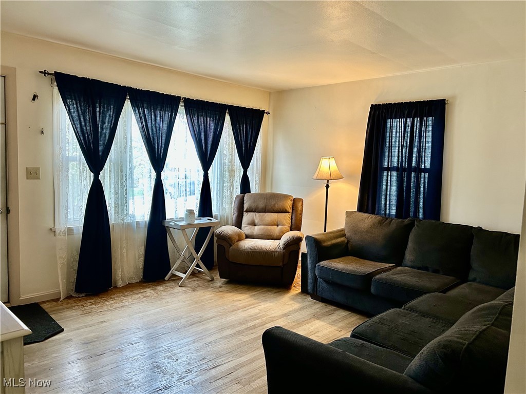 1214 Wentworth Avenue, Toronto, Ohio image 2