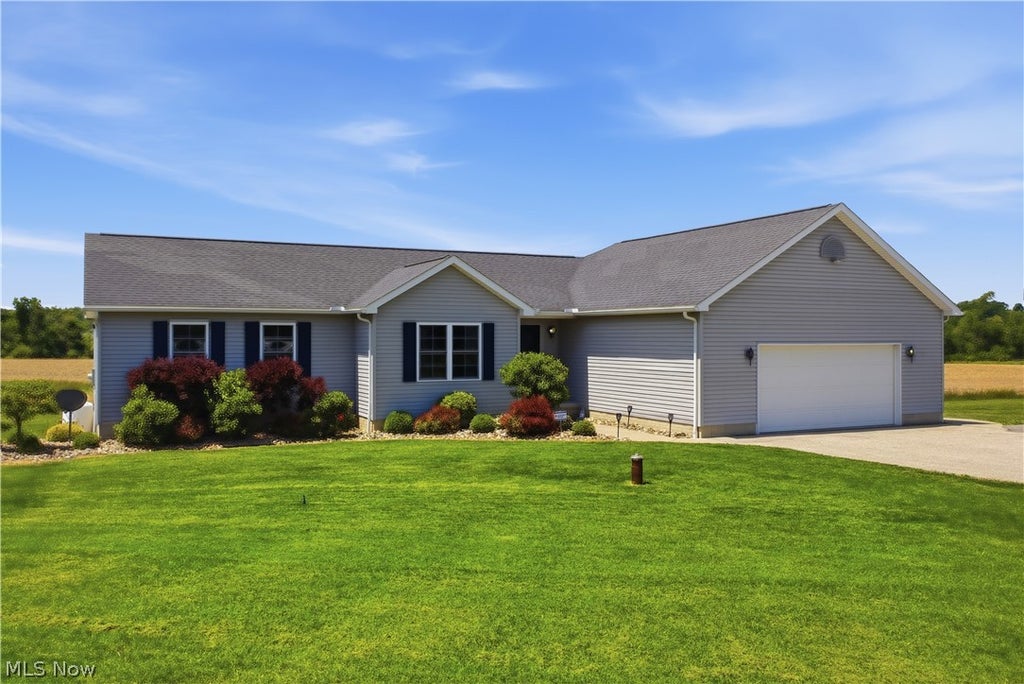 Photo of 4909 Knox School Road, Homeworth, OH 44634 (MLS # 5216766)