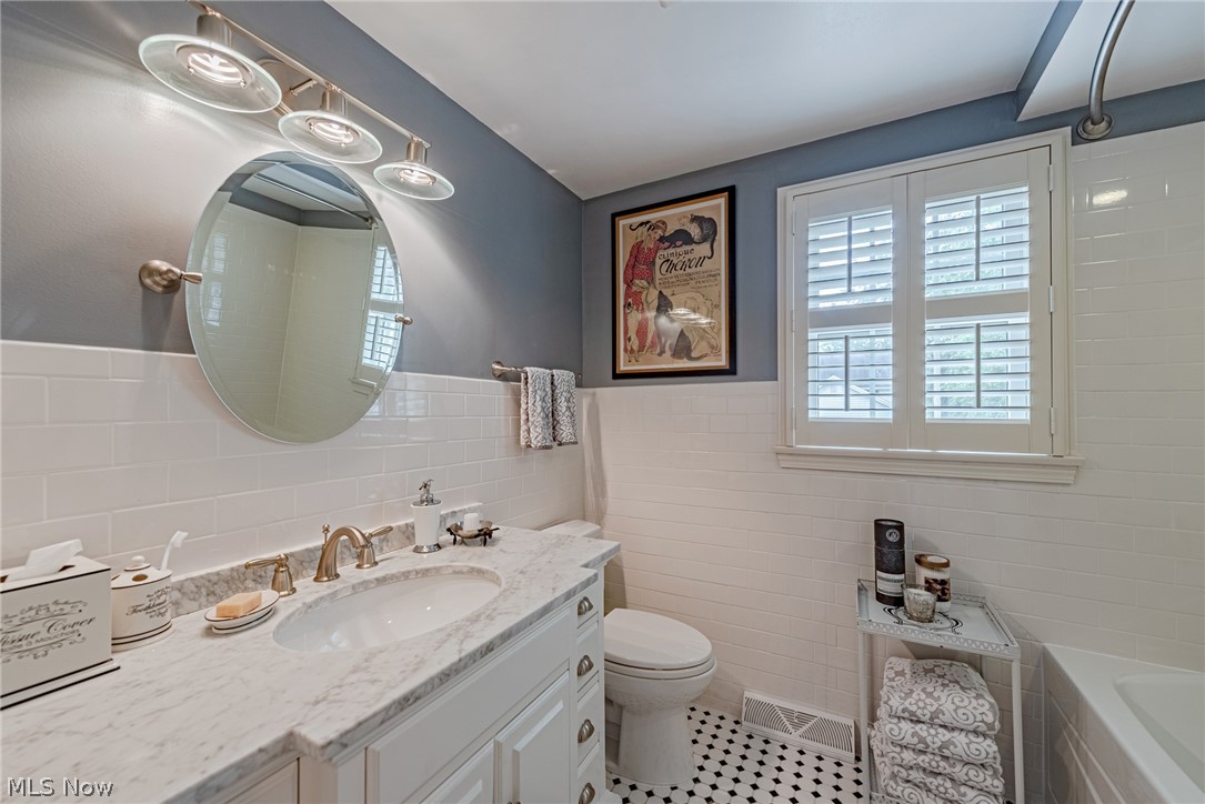 Chagrin Acres - Residential