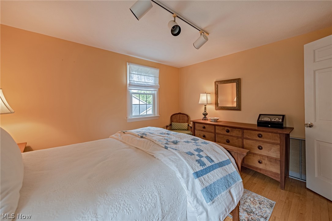 Chagrin Acres - Residential