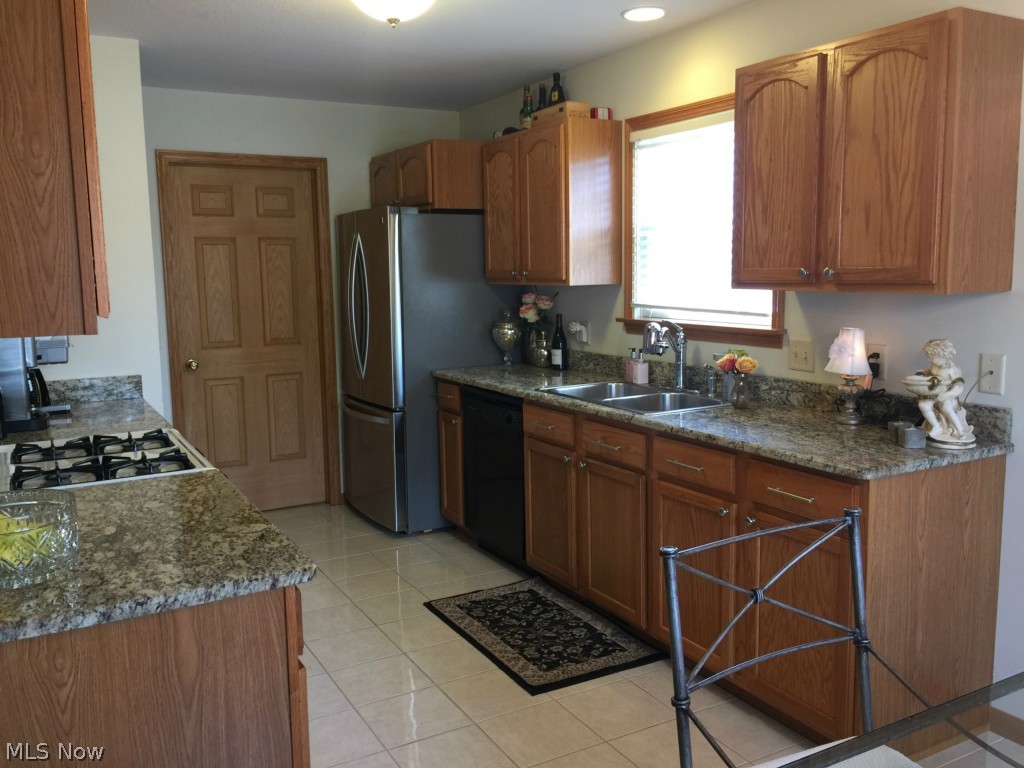 Warren Cc Villas Condos - Residential