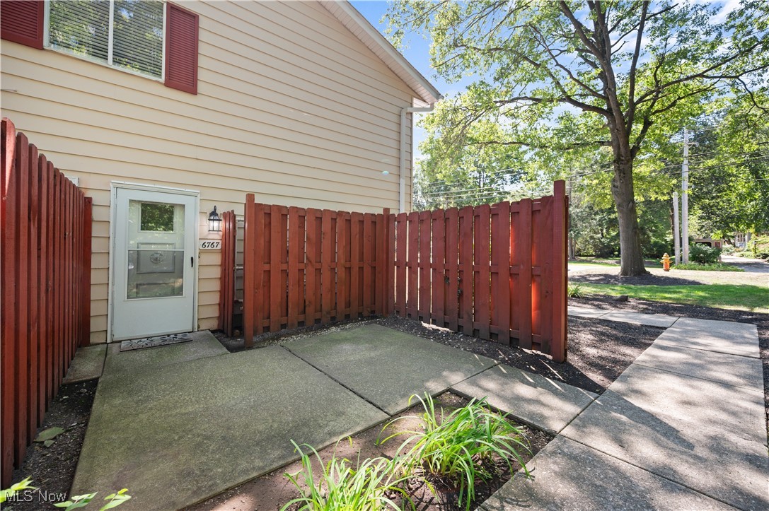 Fox Rest Condo - Residential