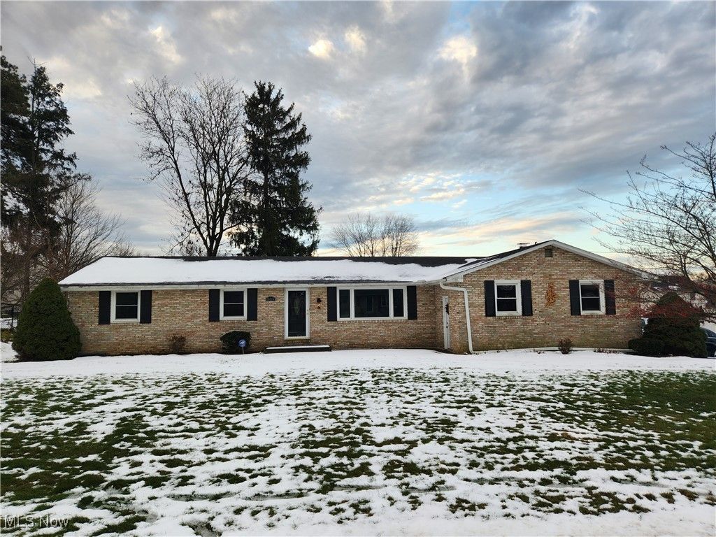 Photo of 509 Lori Avenue NE, Massillon, OH 44646 (MLS # 5177874)