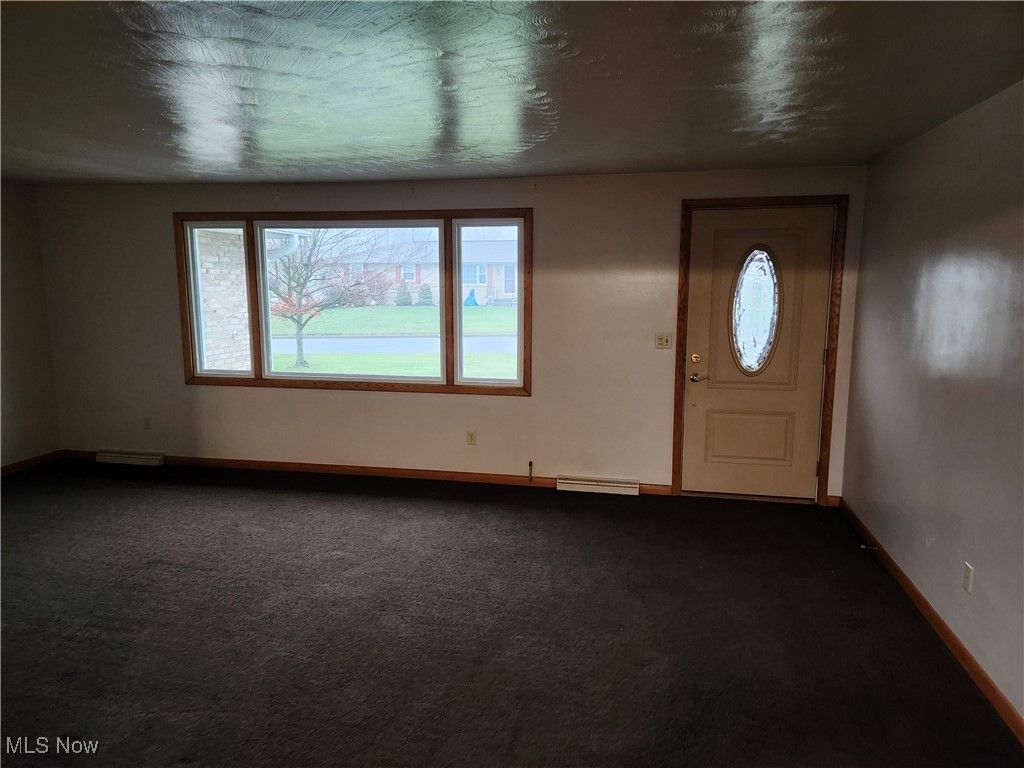 Photo of 509 Lori Avenue NE, Massillon, OH 44646 (MLS # 5177874)