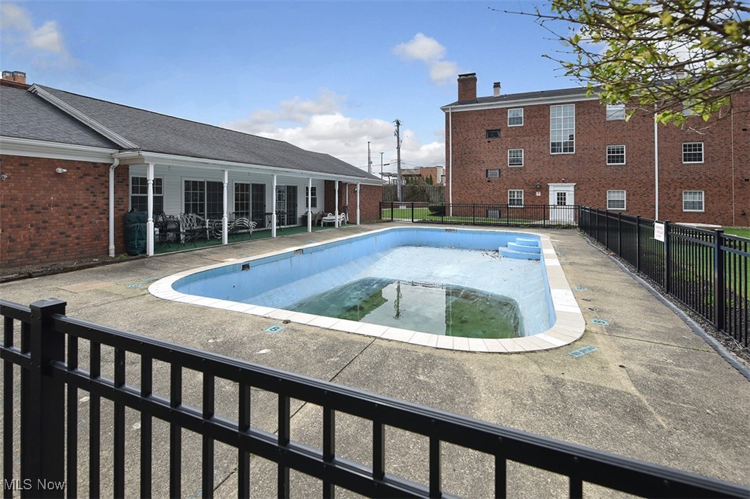 2885 Pease Drive #220, Rocky River, Ohio image 2