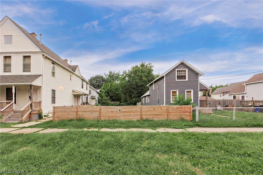 2345 W 7th Street
