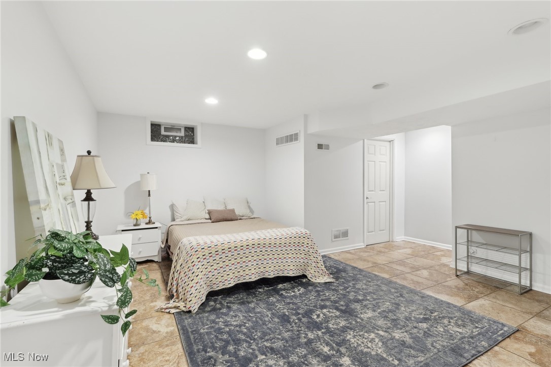 2444 W 7th Street, Cleveland, Ohio image 17