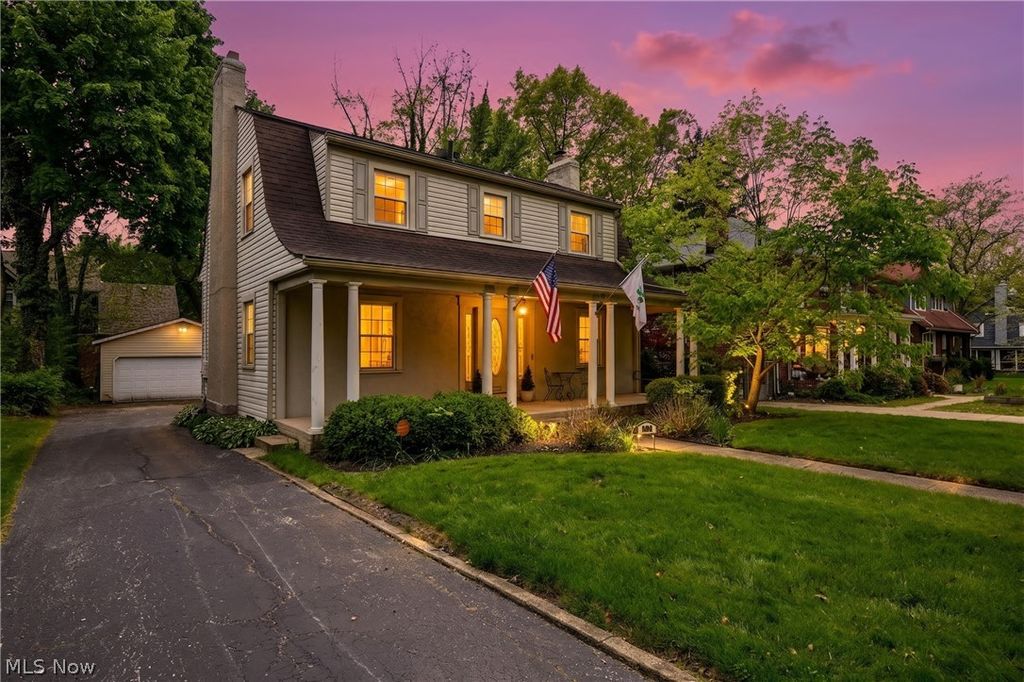 Photo of 1390 Delia Avenue, Akron, OH 44320 (MLS # 5210703)