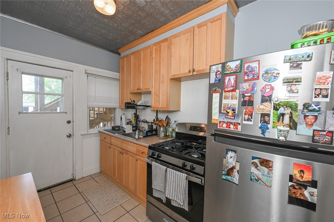 Henry Beach - Residential Income