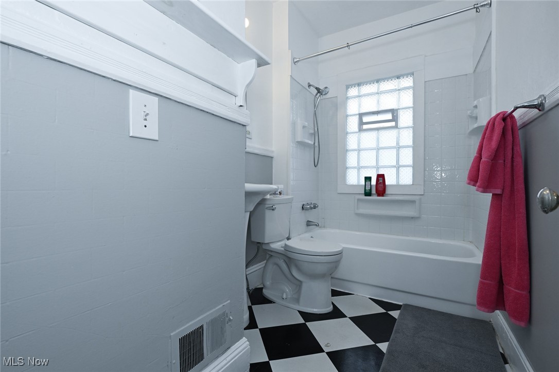 Henry Beach - Residential Income