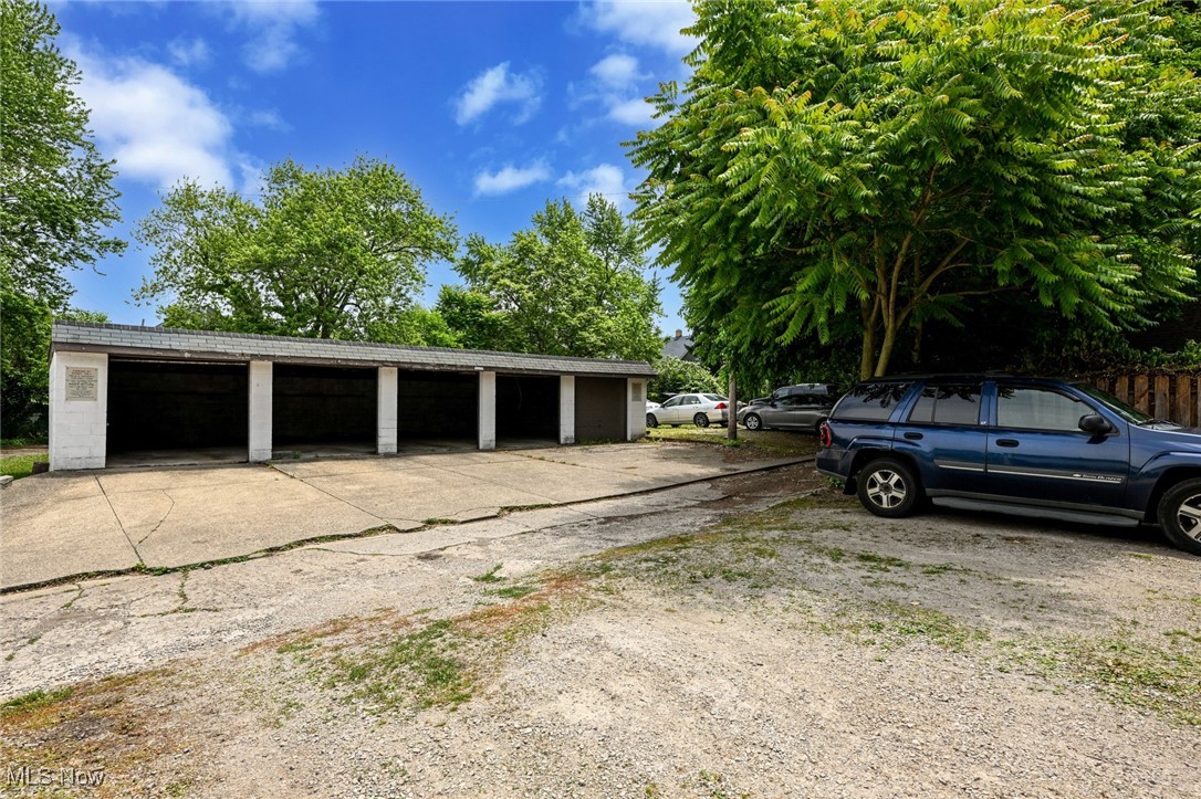 Henry Beach - Residential Income