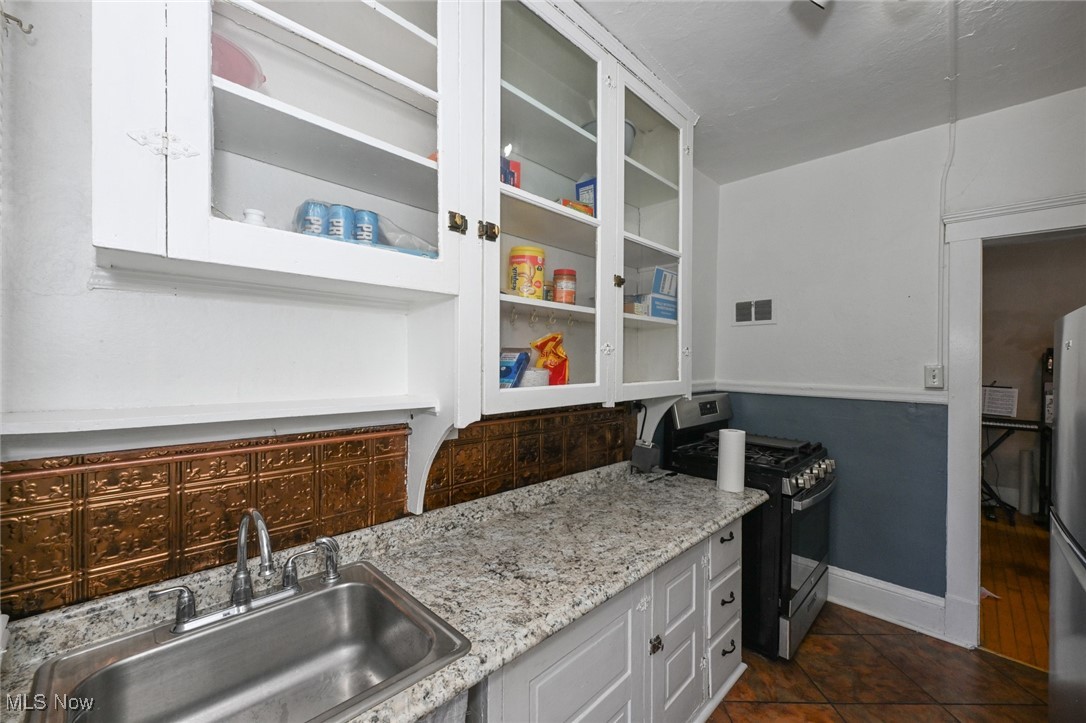 Henry Beach - Residential Income