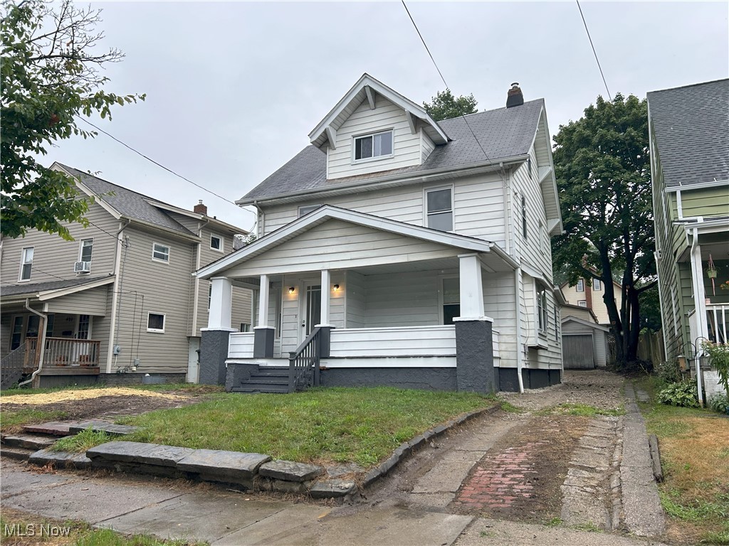 Move in ready, 3 bedrooms + finished attic. Clean, waterproofed basement. Spacious back yard, ready for a garden or a recreation area.