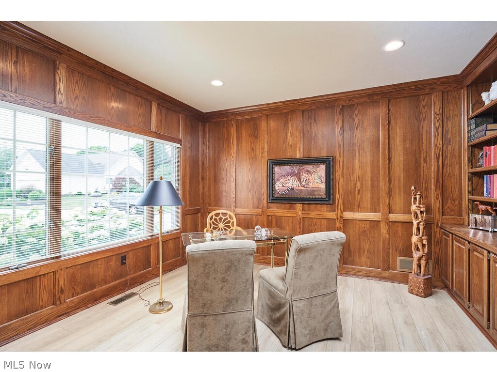 Village Crystal Lakes Condo - Residential