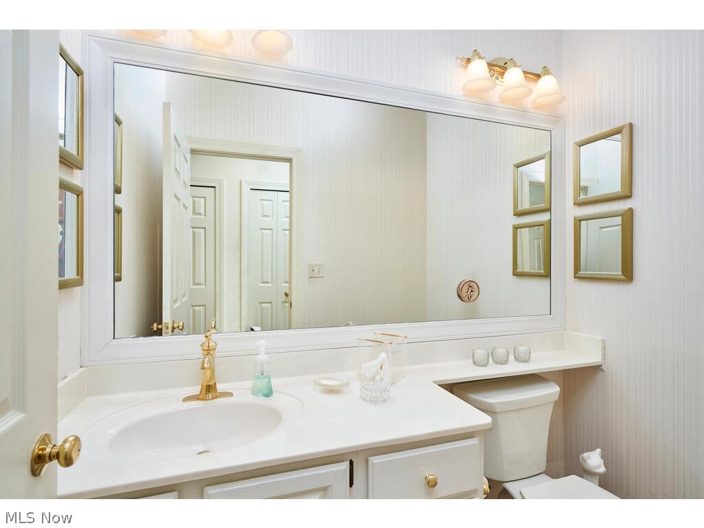 Village Crystal Lakes Condo - Residential