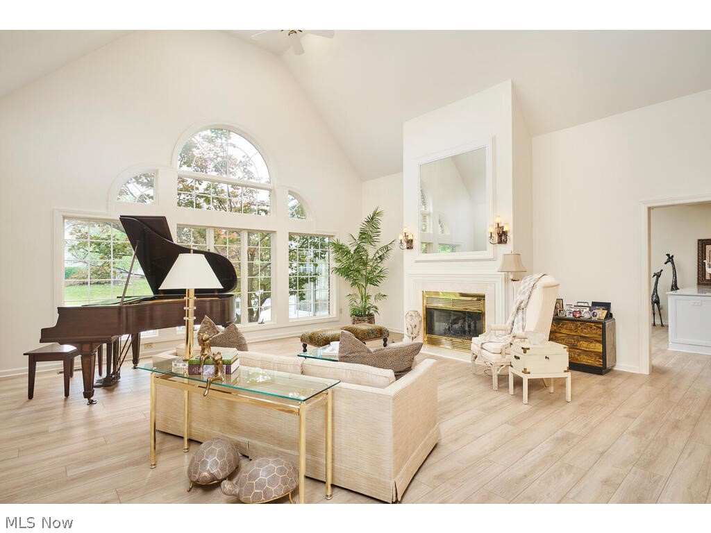 Village Crystal Lakes Condo - Residential