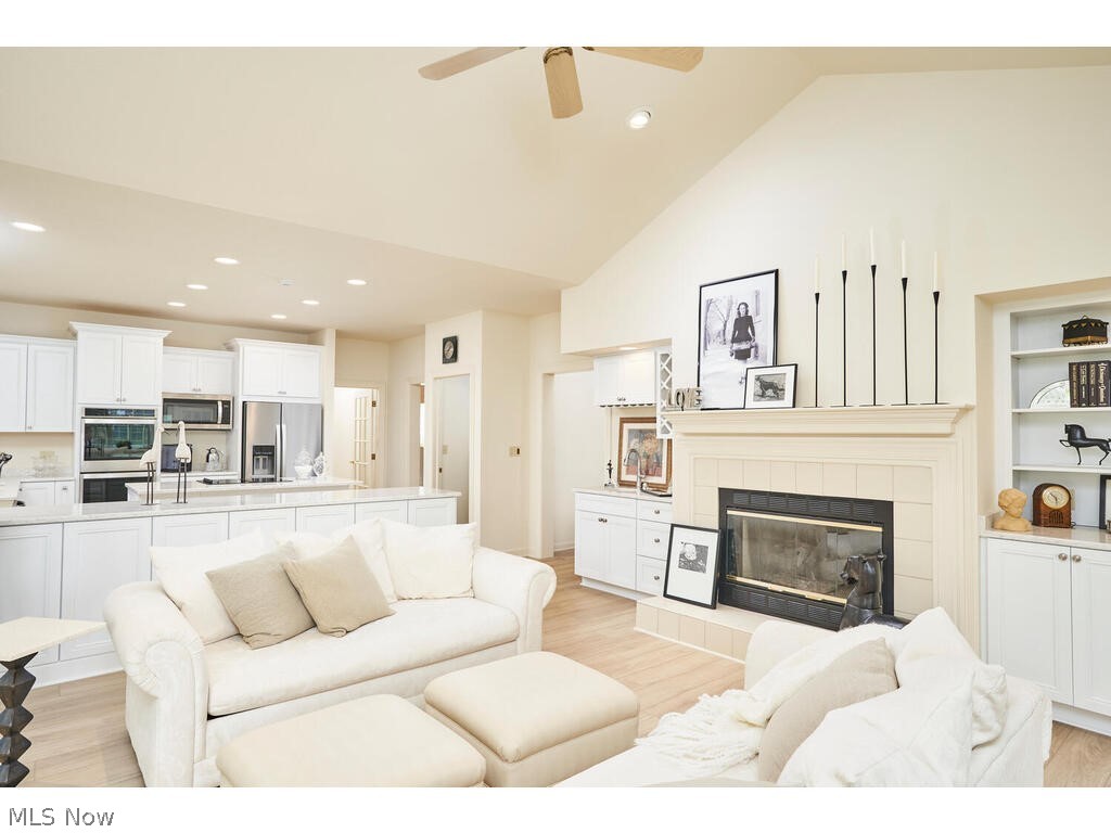 Village Crystal Lakes Condo - Residential