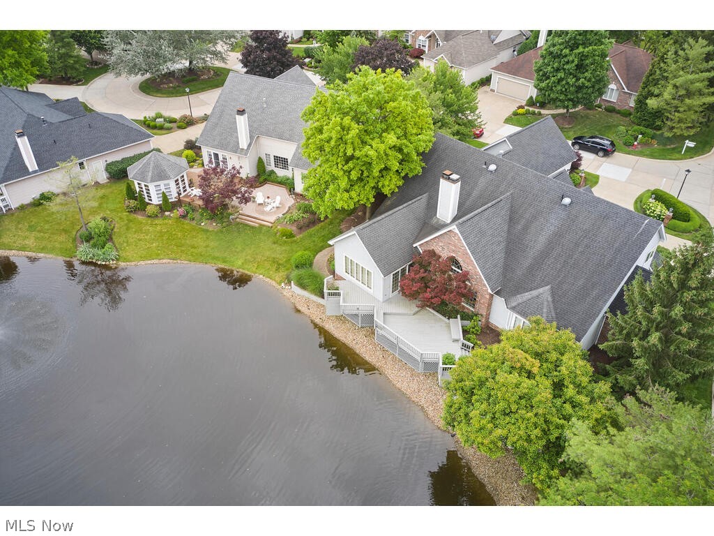 Village Crystal Lakes Condo - Residential