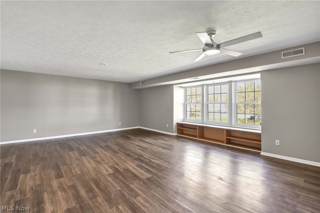 Raintree Condo - Residential