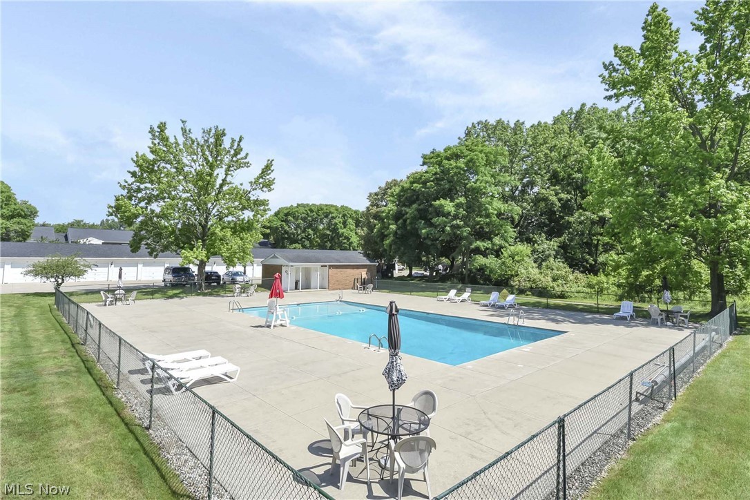 Raintree Condo - Residential