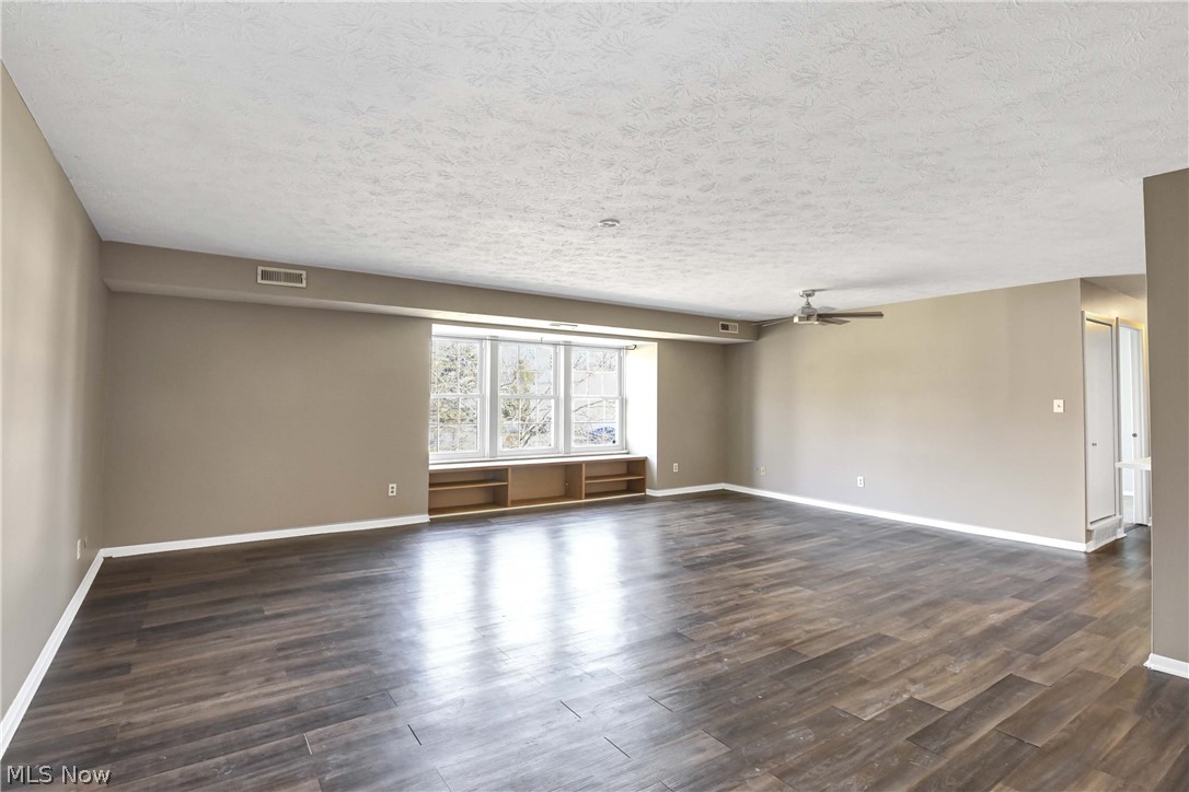 Raintree Condo - Residential