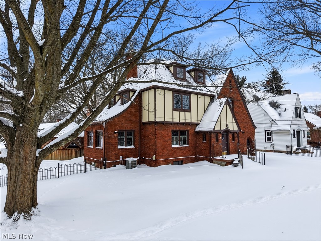 Mennes #1 - Residential