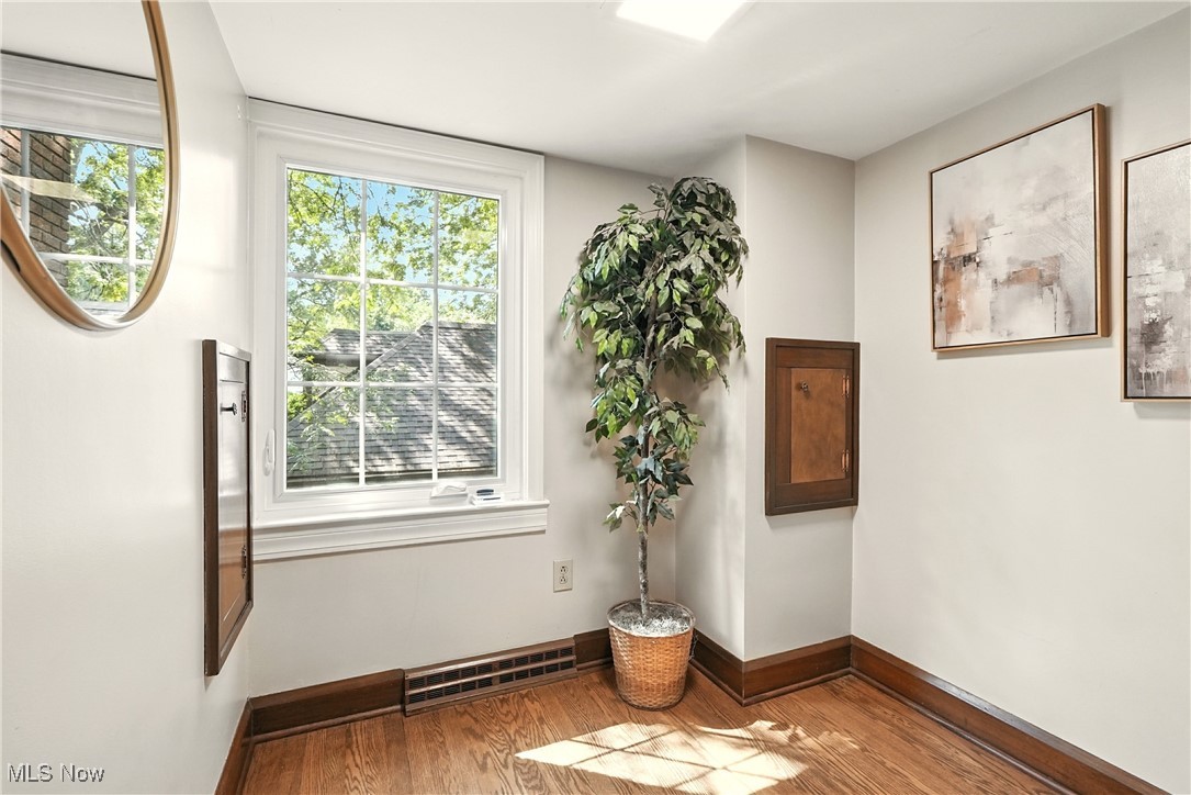 Mennes #1 - Residential