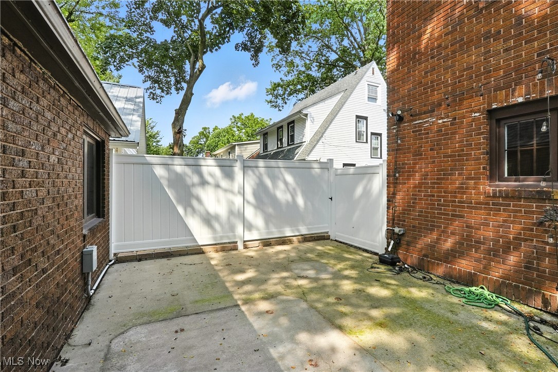 Mennes #1 - Residential