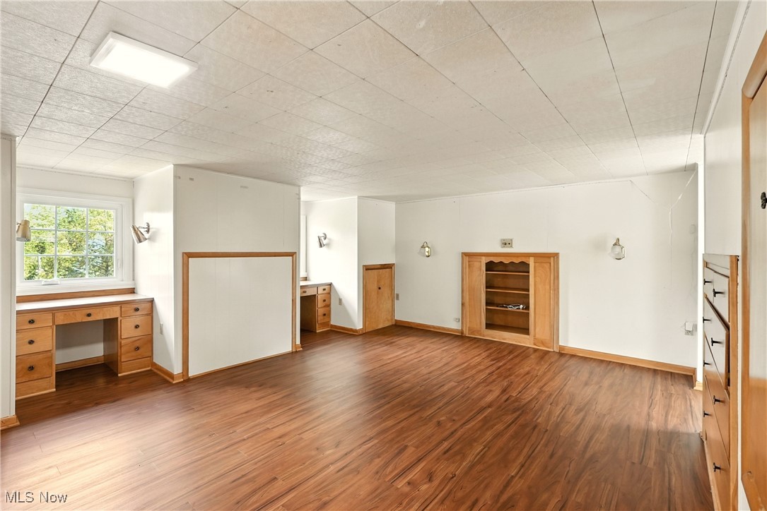 Mennes #1 - Residential