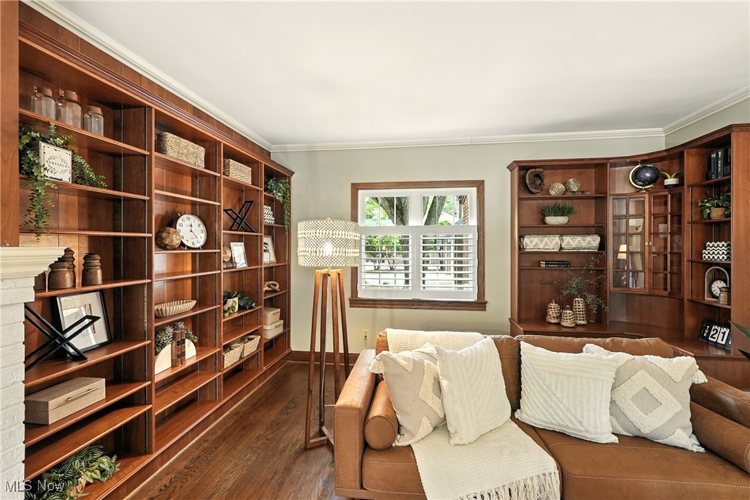 Mennes #1 - Residential