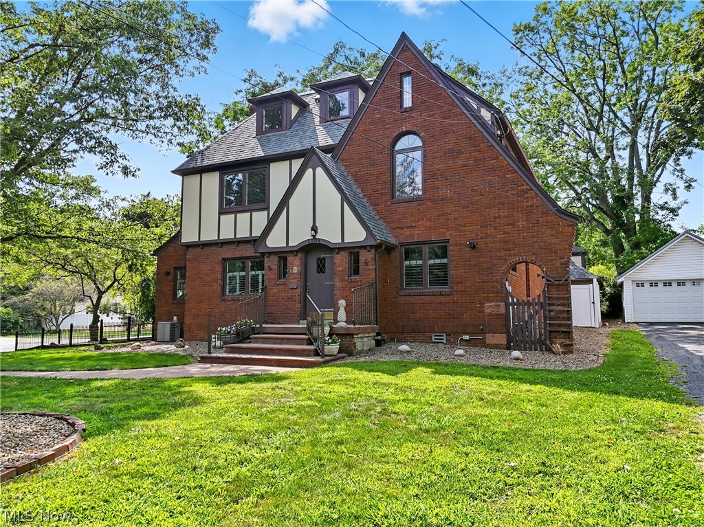 Mennes #1 - Residential