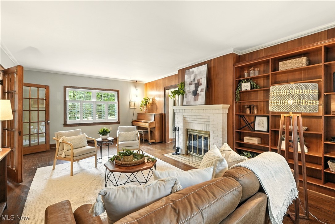 Mennes #1 - Residential