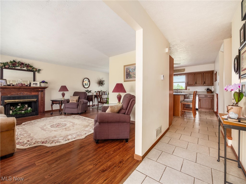 3015 Shaw Rd, Zanesville, Ohio image 2